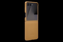Samsung Galaxy Z Flip7 - Kindsuit Case - Camel/Brown 3